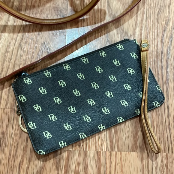 Dooney & Bourke brown and tan logo shoulder bag - Picture 7 of 11